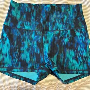 TYR workout shorts 5”